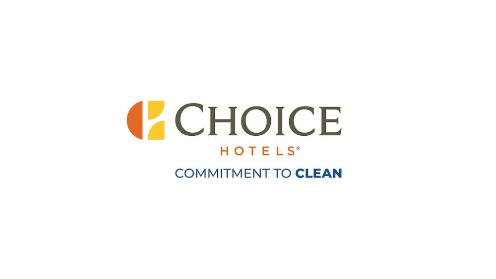 Comfort Inn & Suites South YYC Exteriör bild